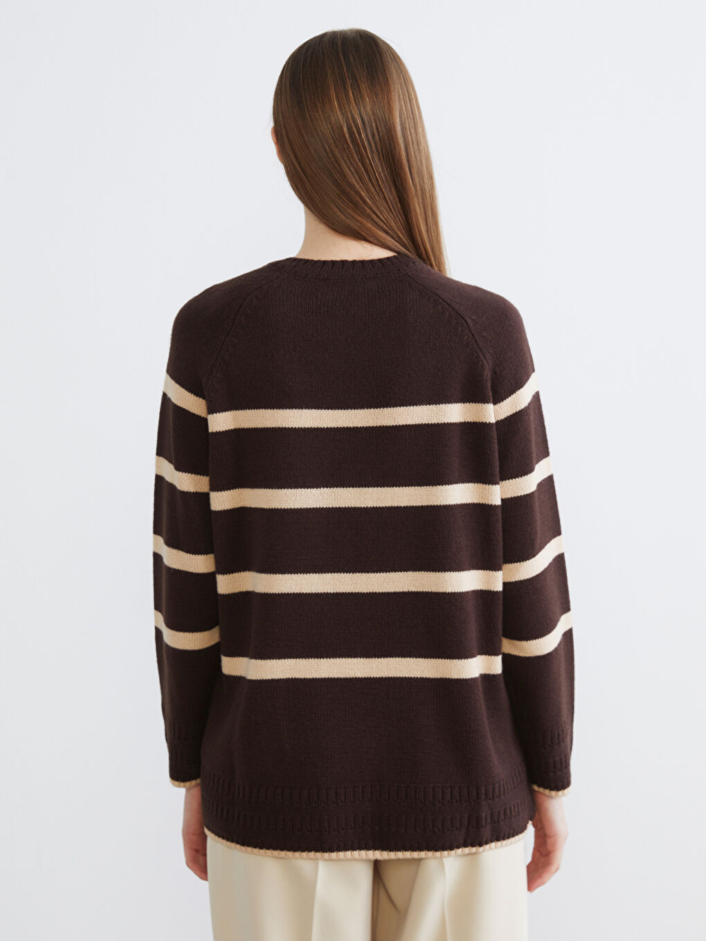 سترة تريكو مخططة بكول مدور نساء-3