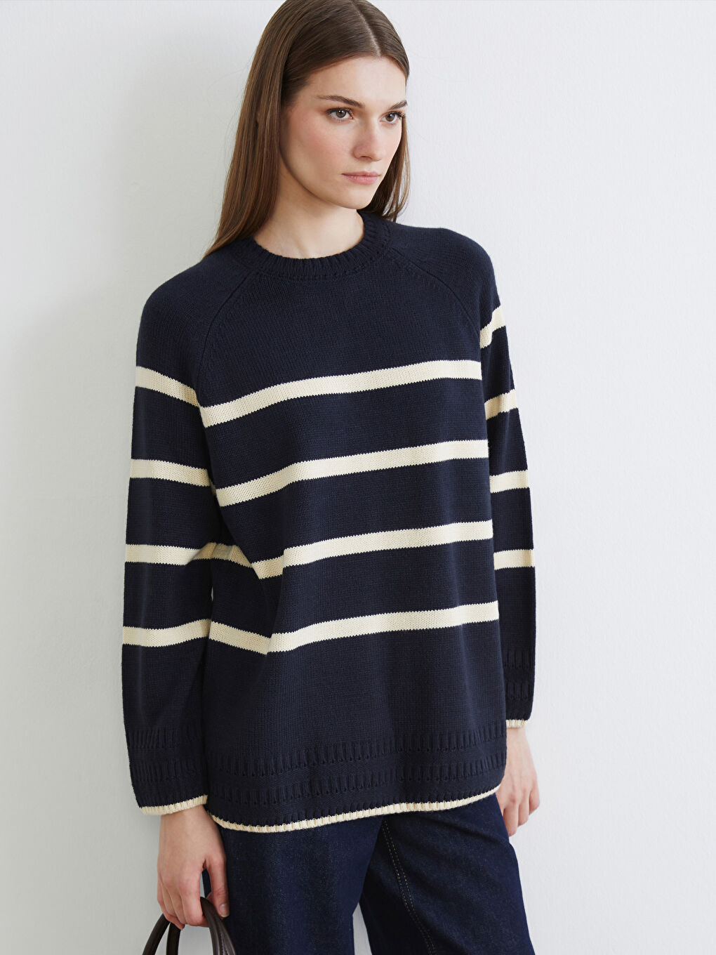 سترة تريكو مخططة بكول مدور نساء