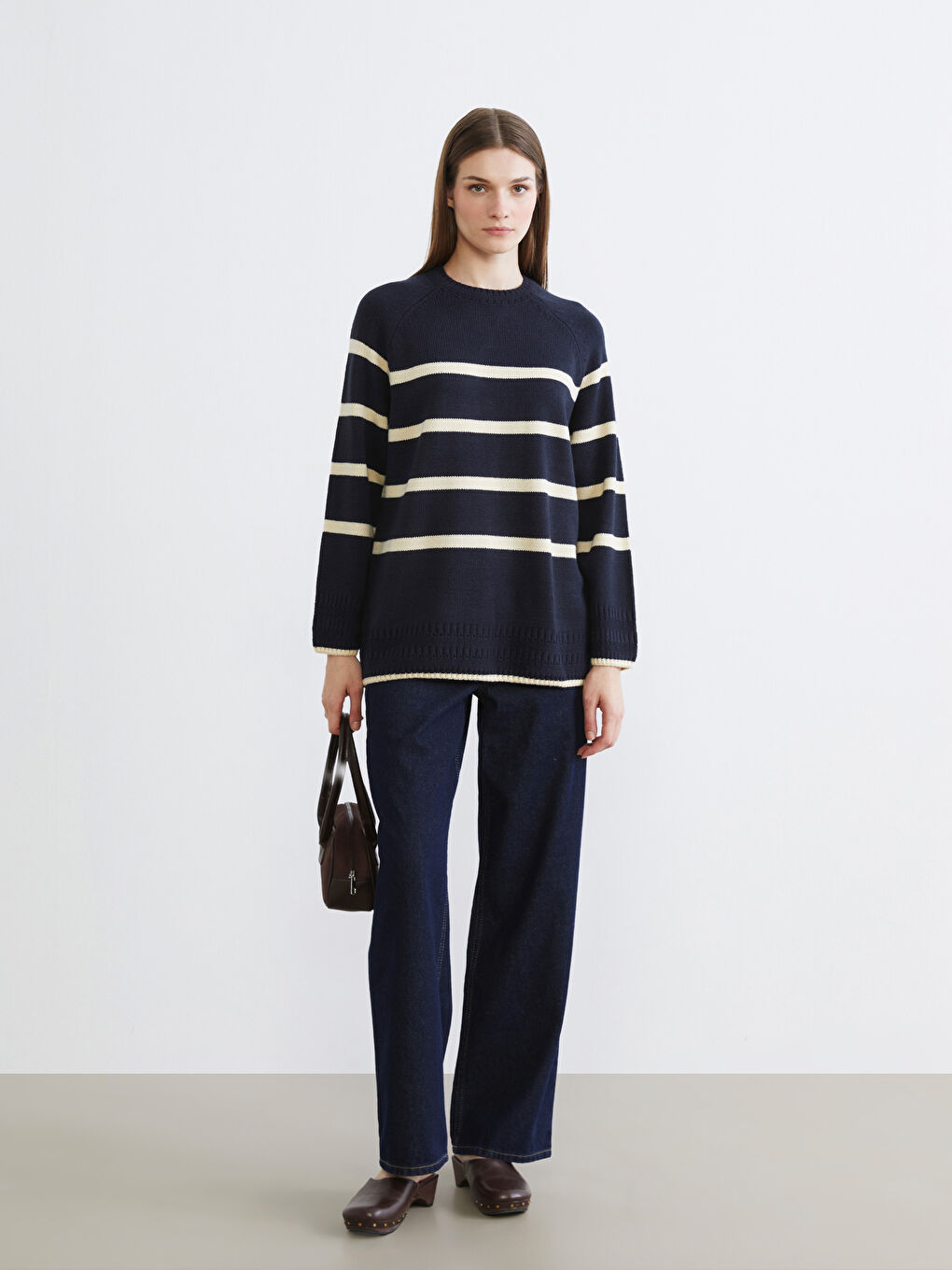 سترة تريكو مخططة بكول مدور نساء-1