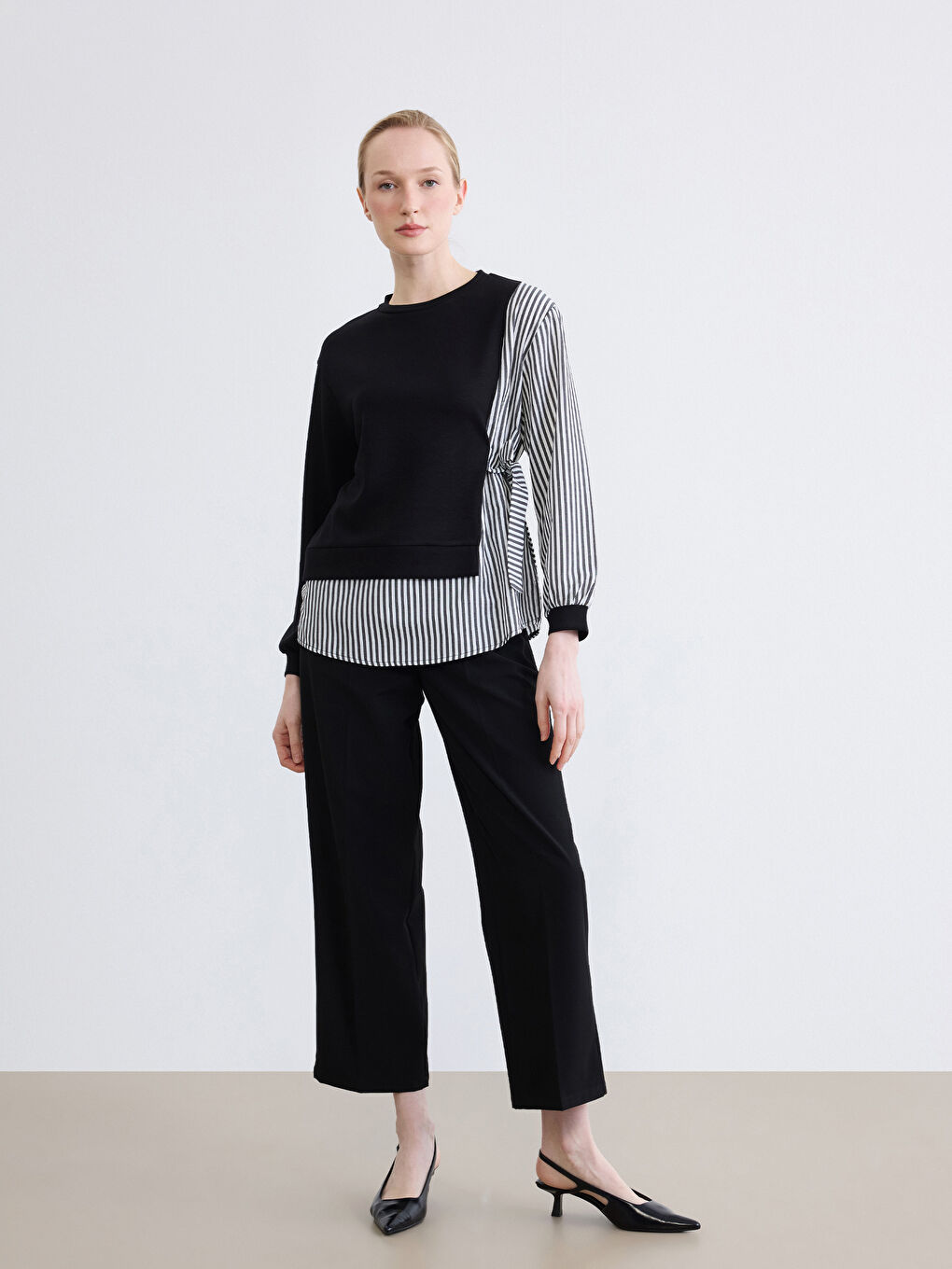 Siyah Fiyonklu Çizgili Kadın Sweatshirt Tunik-1