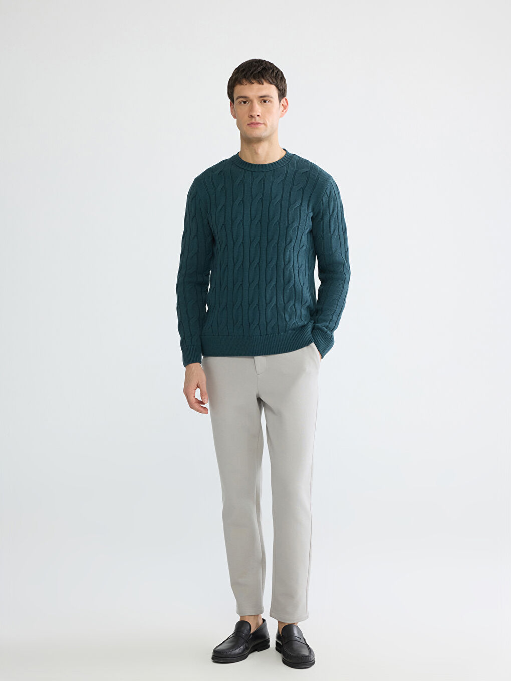 Мужской свитер с круглым вырезом и косами-1