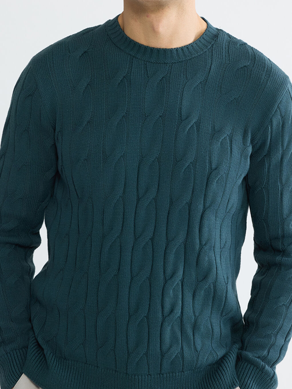 Мужской свитер с круглым вырезом и косами-2
