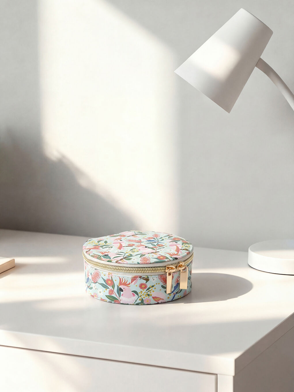 Woman MIX Makeup Organiser