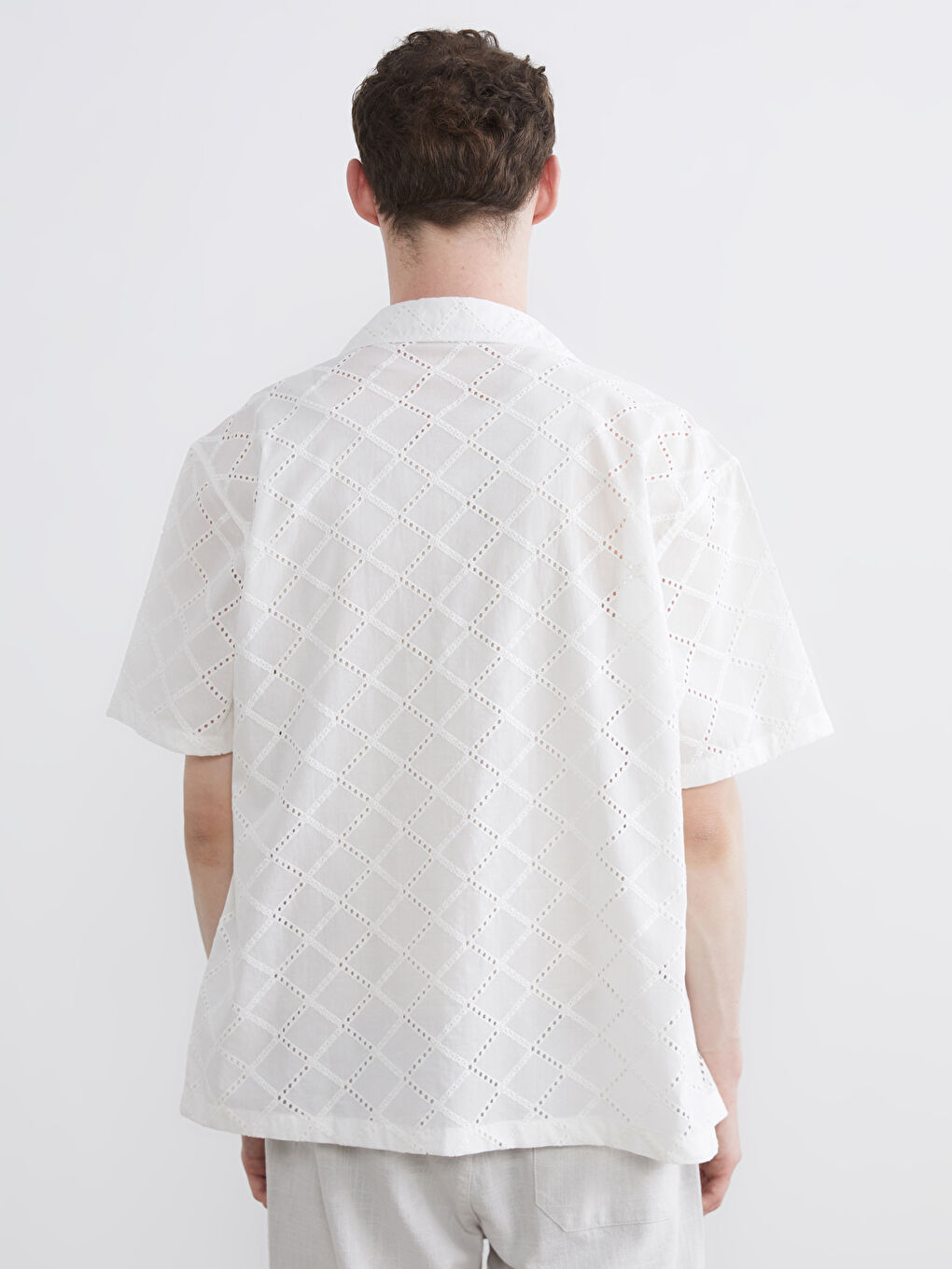 Beyaz Regular Fit Resort Yaka Erkek Gömlek-3