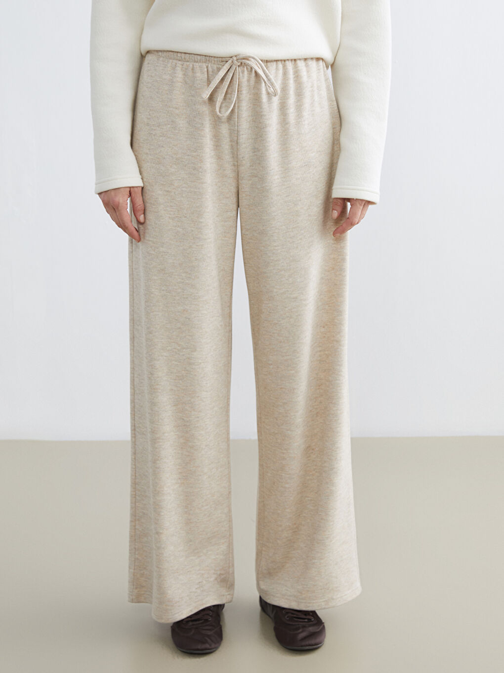 Женщины Бежевый Брюки‑джоггеры-1