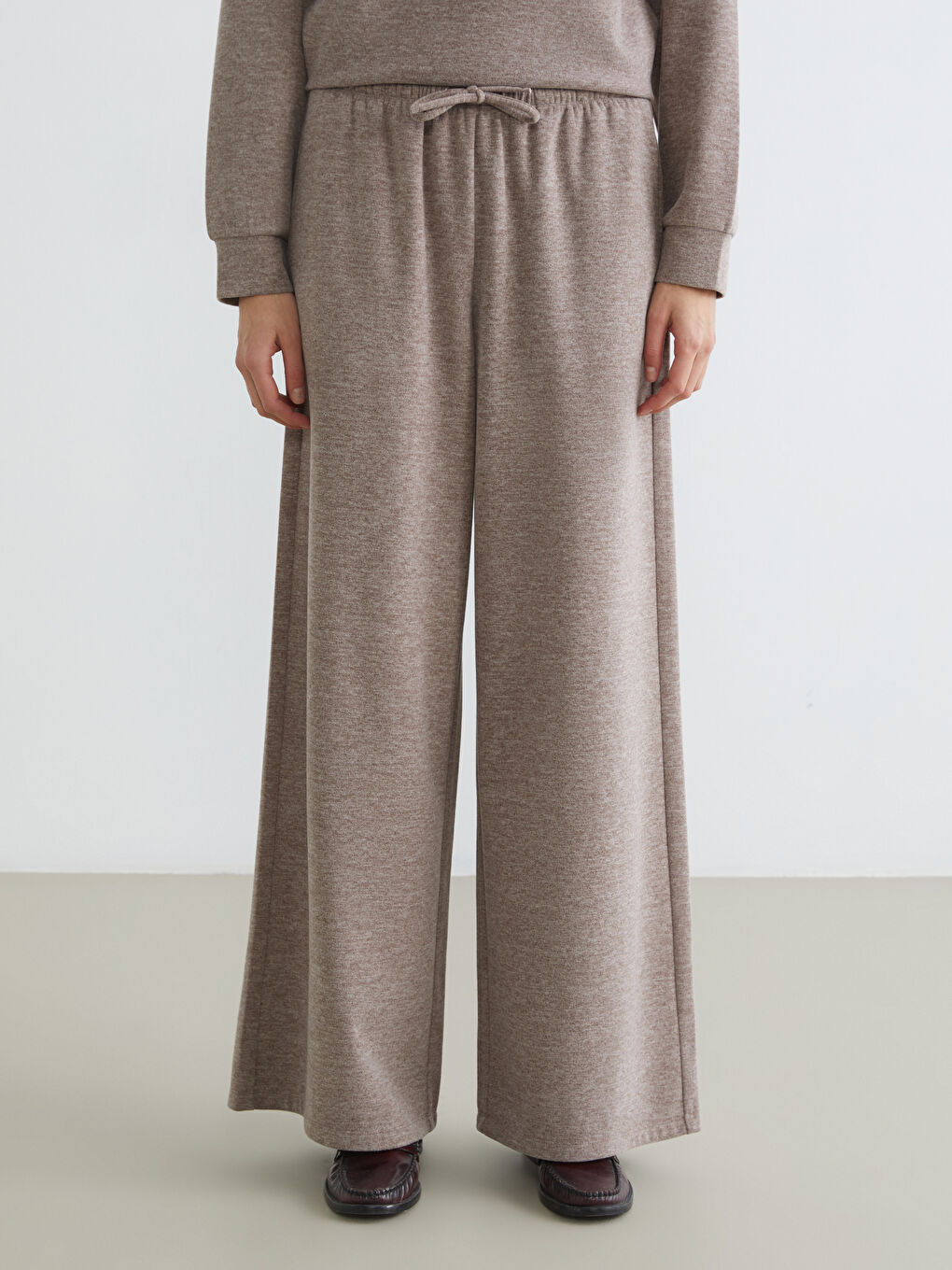 Женщины Бежевый Брюки‑джоггеры-1