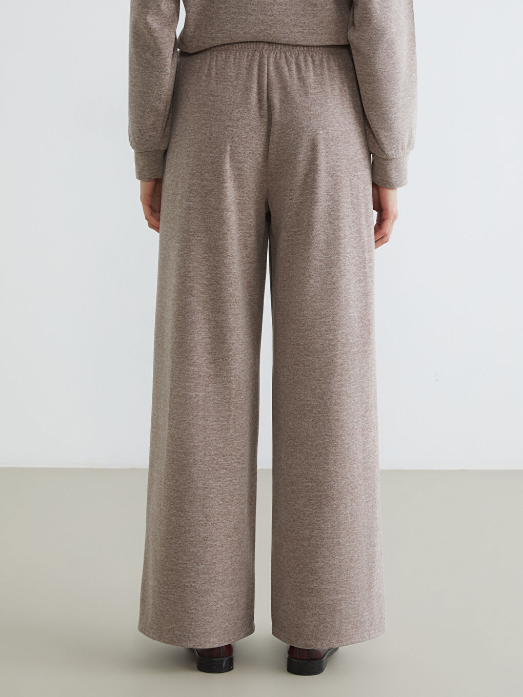 Женщины Бежевый Брюки‑джоггеры-3