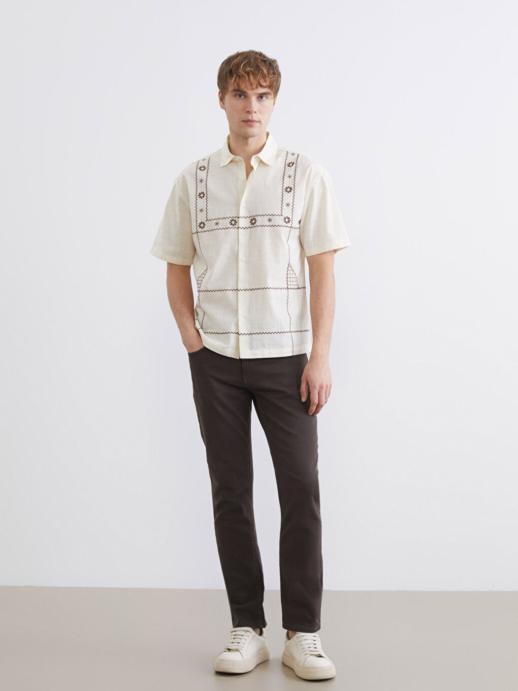 Bej Loose Fit Nakışlı Erkek Gömlek-1