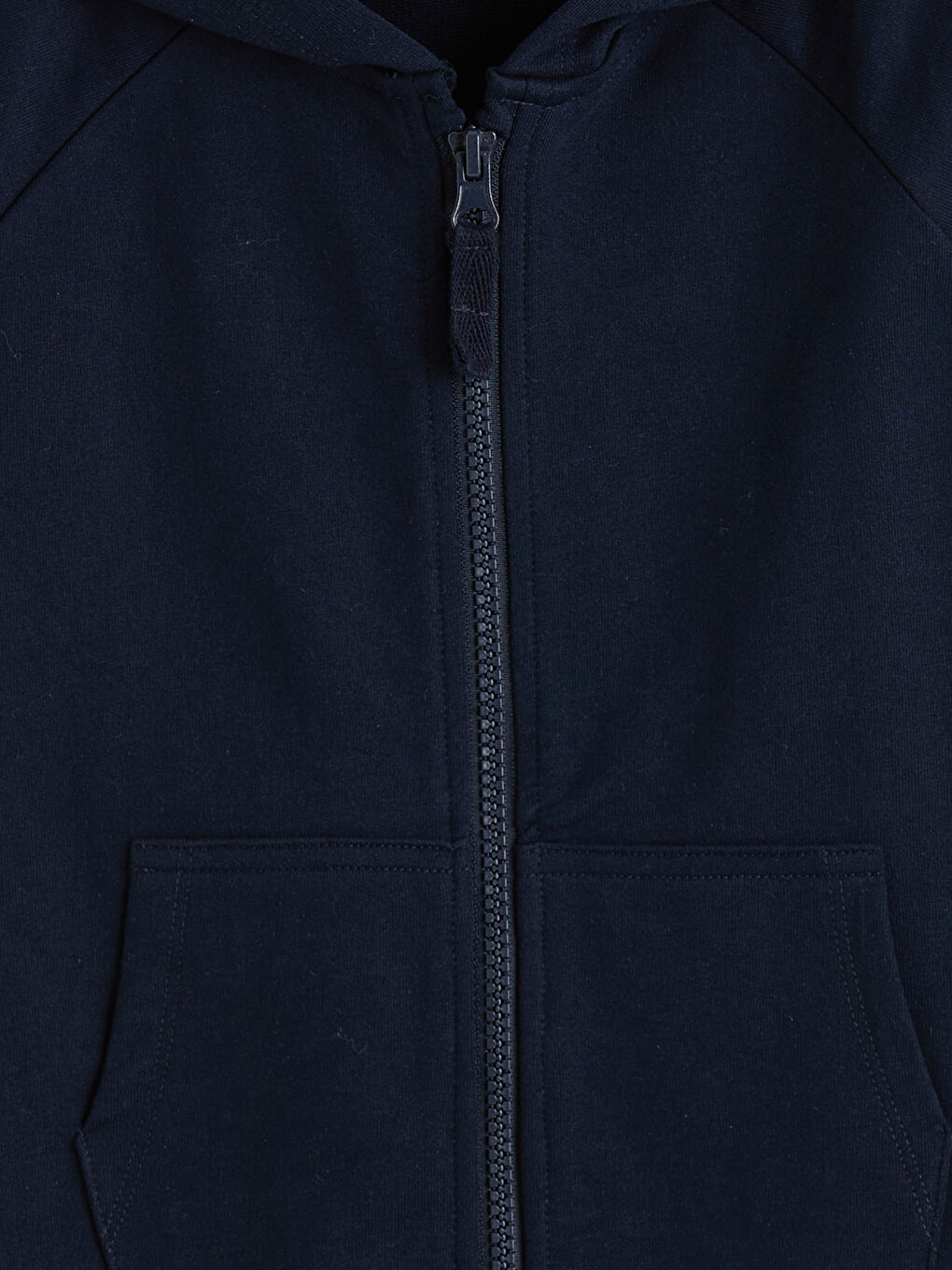 Плетена жилетка с качулка за момчета-1