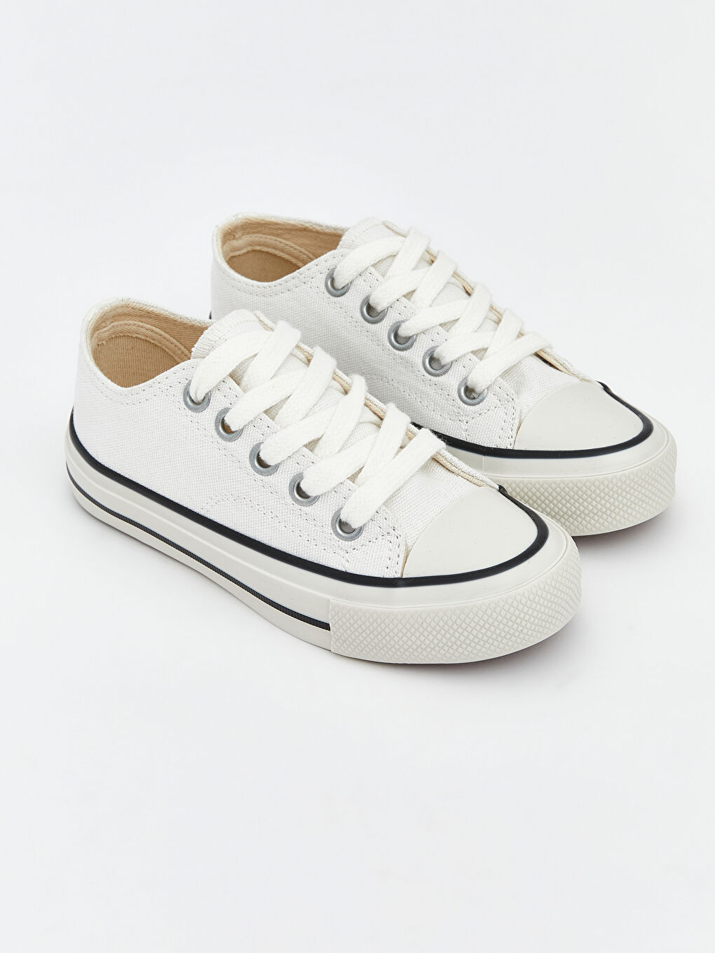 Beyaz Bağcıklı Erkek Çocuk Spor Ayakkabı