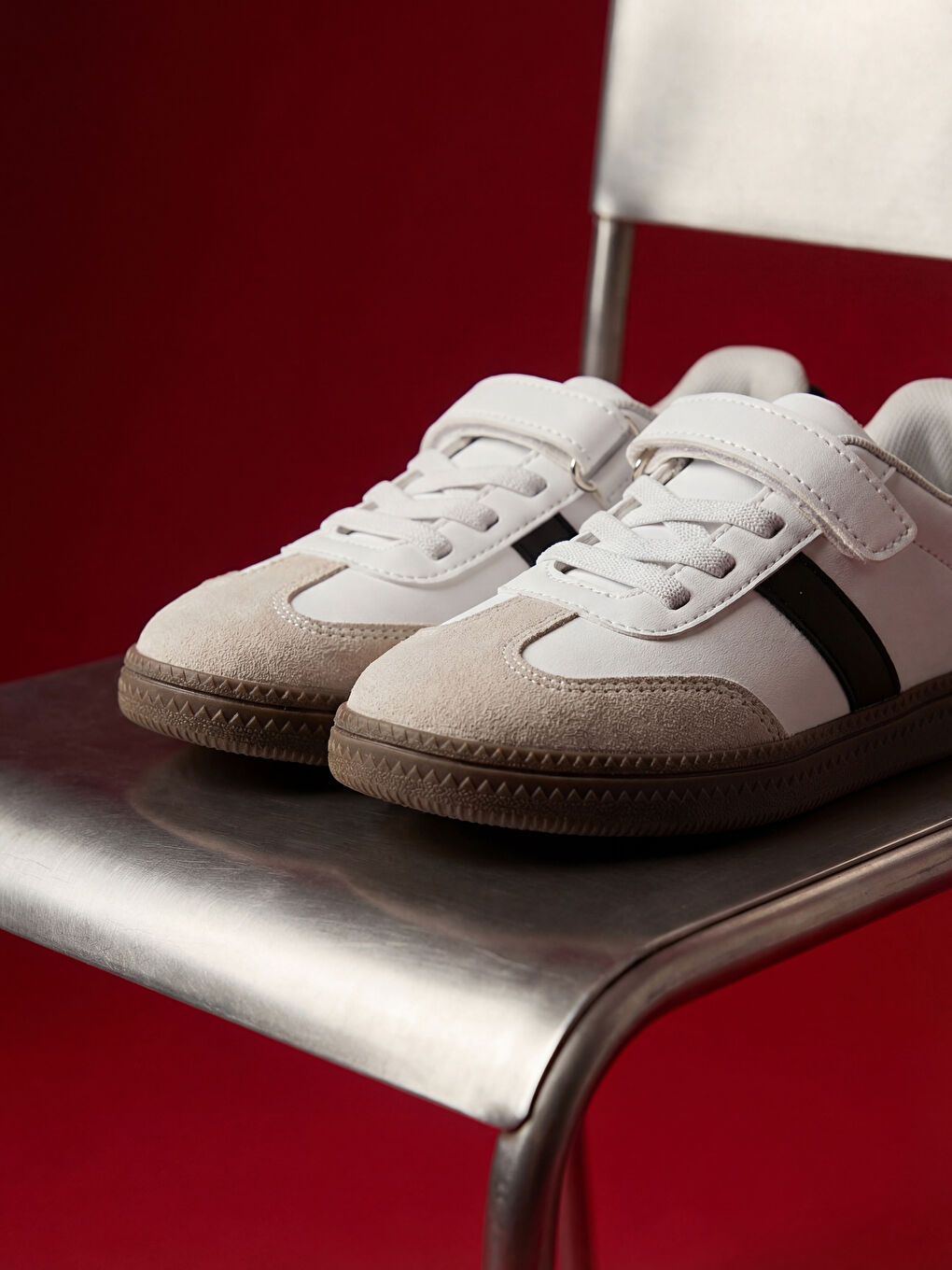 Beyaz Bağcık ve Cırt Cırtlı Erkek Bebek Spor Ayakkabı