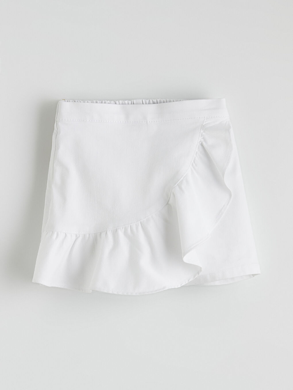 Beyaz Fırfır Detaylı Kız Çocuk Şort Etek