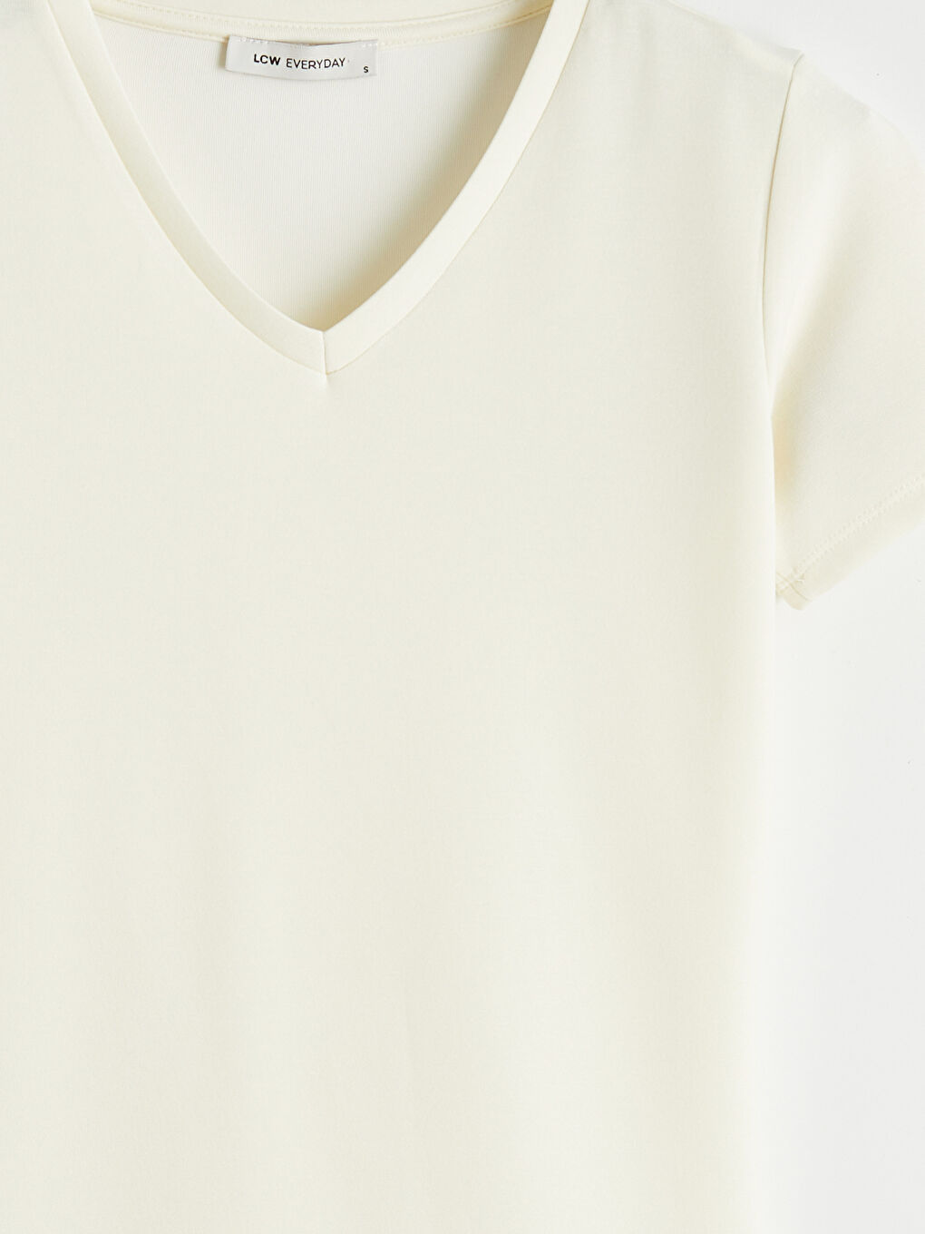 Ekru V Yaka Soft Touch Kadın Tişört	-2