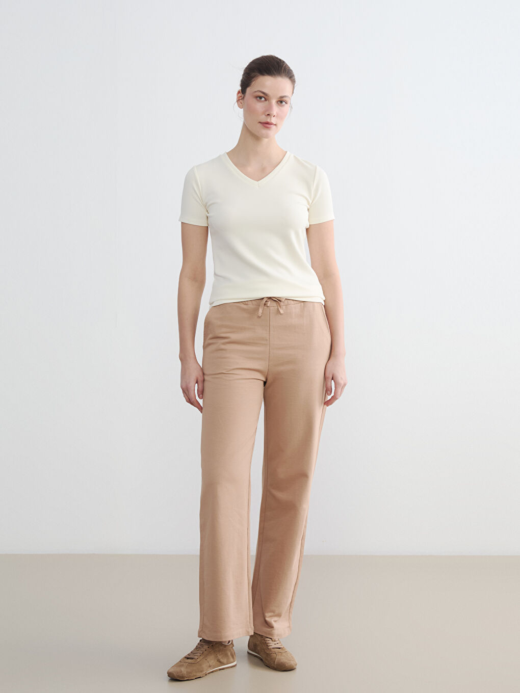 Ekru V Yaka Soft Touch Kadın Tişört	-1