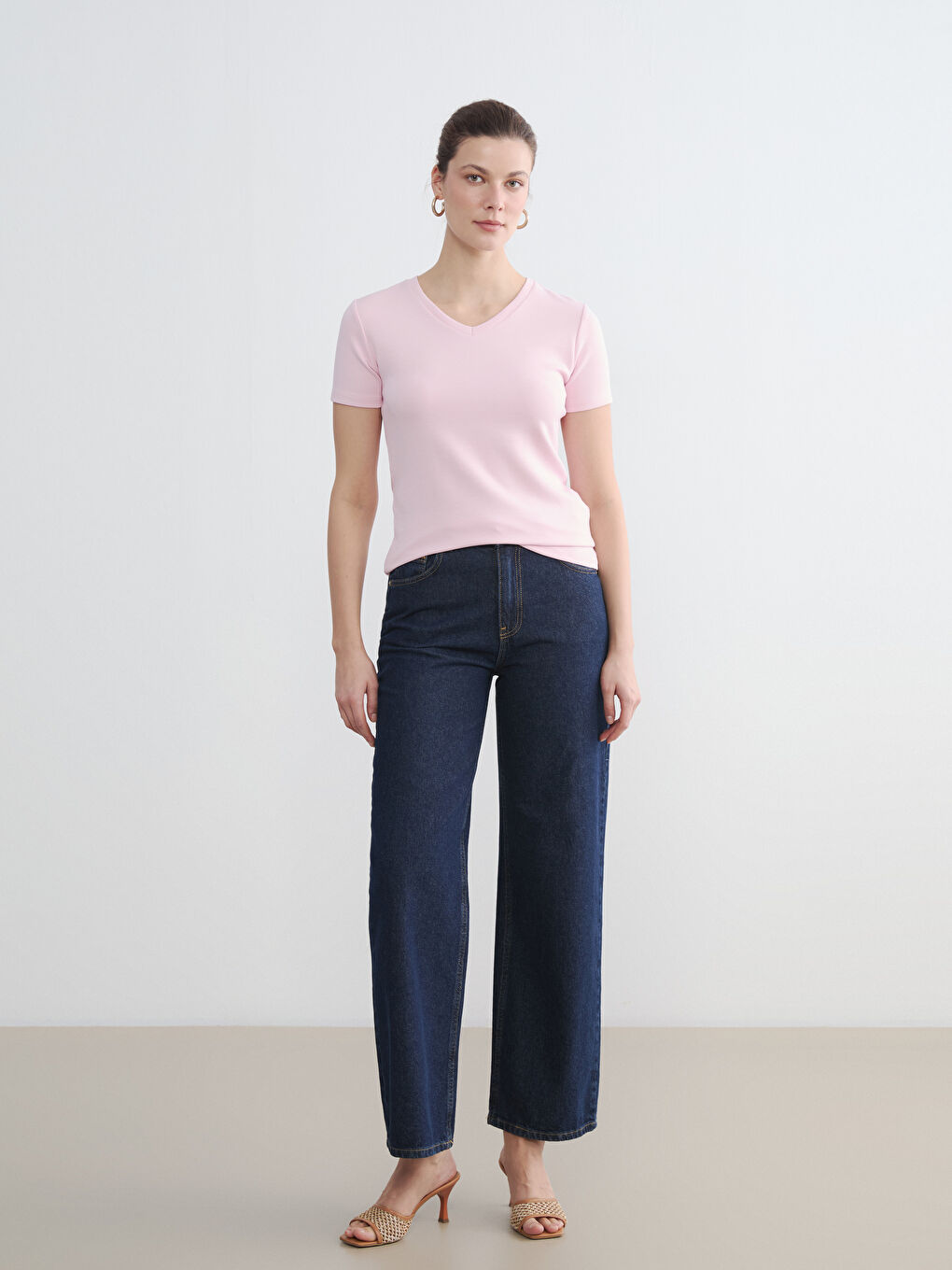 Pembe V Yaka Soft Touch Kadın Tişört	-1