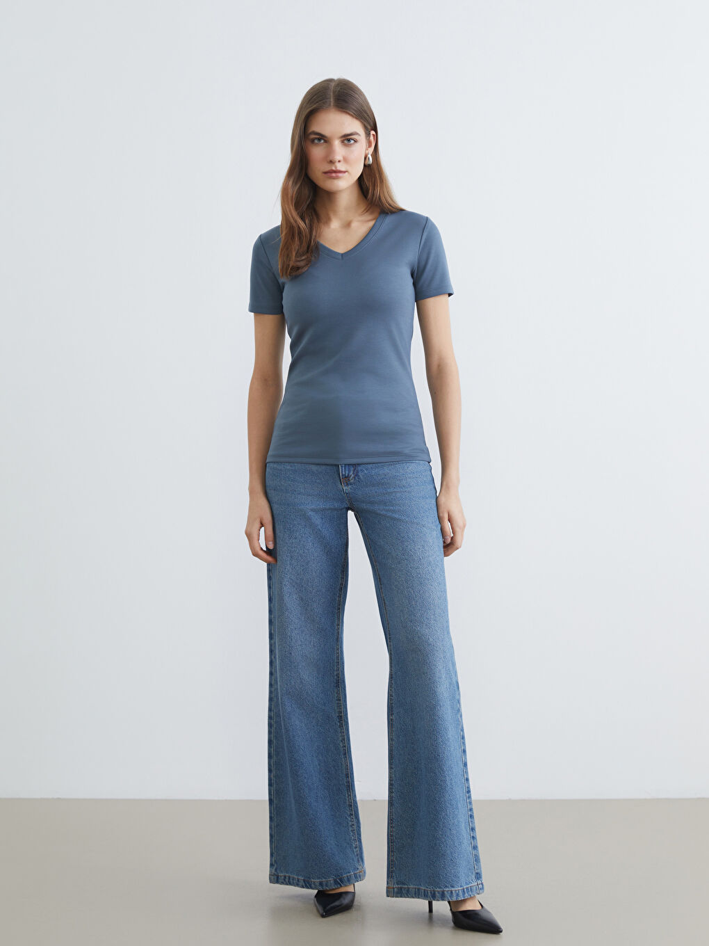 Gri V Yaka Soft Touch Kadın Tişört	-1