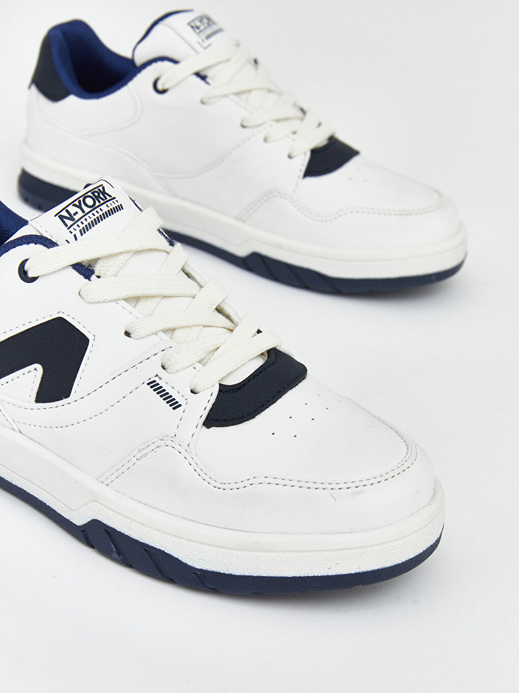 Beyaz Deri Görünümlü Erkek Çocuk Spor Ayakkabı-2