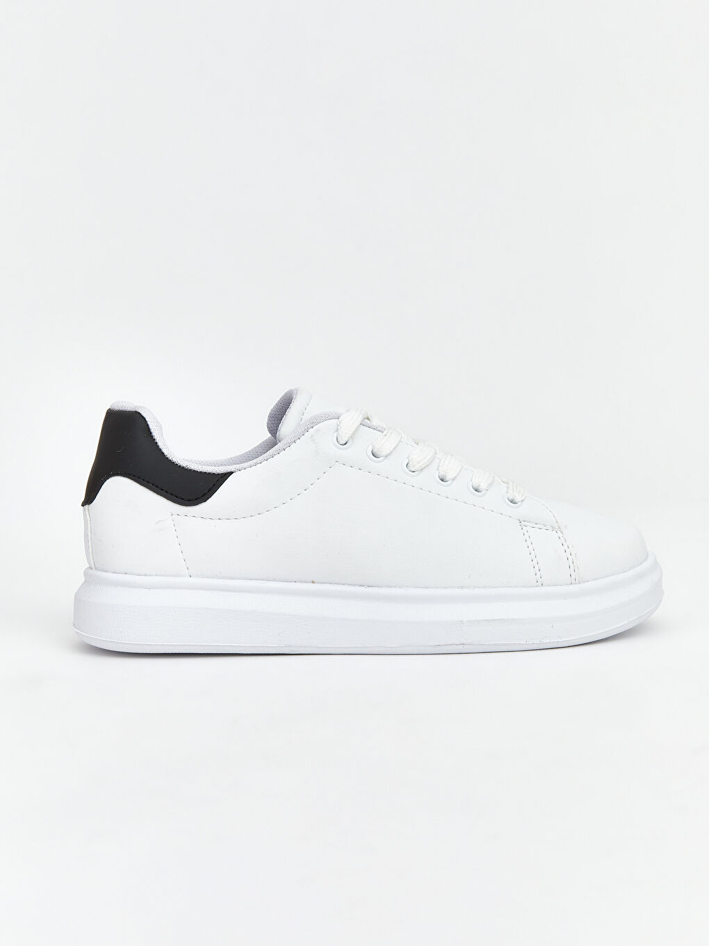 Beyaz Bağcıklı Erkek Çocuk Spor Ayakkabı-1