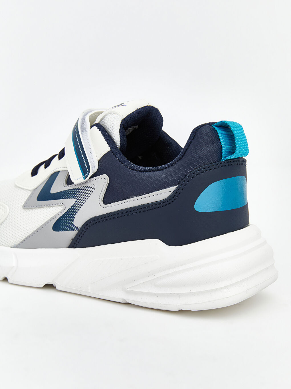 Beyaz Bağcık ve Cırt Cırtlı Erkek Çocuk Spor Ayakkabı-4