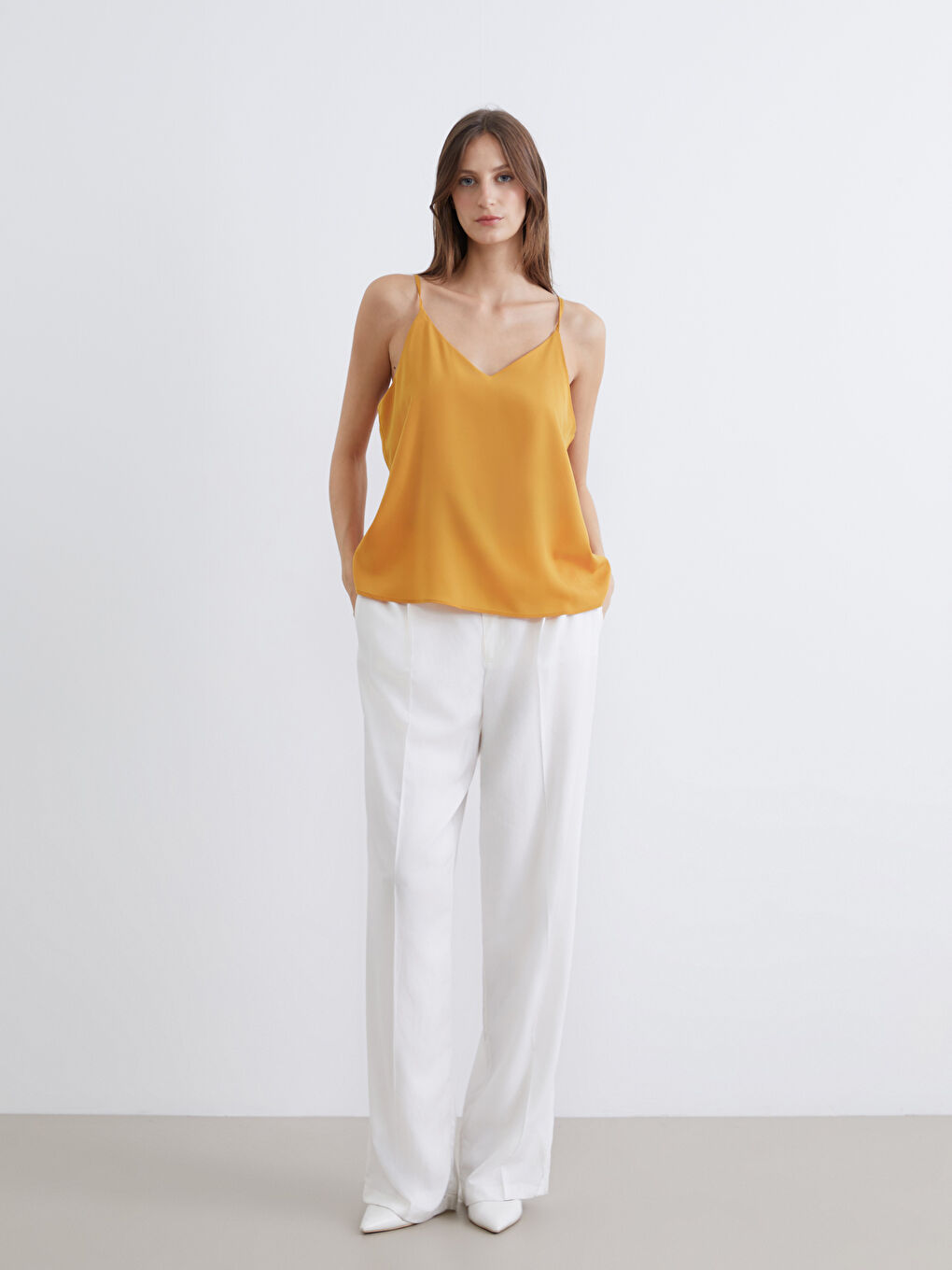 Sarı V Yaka Askılı Bluz-1