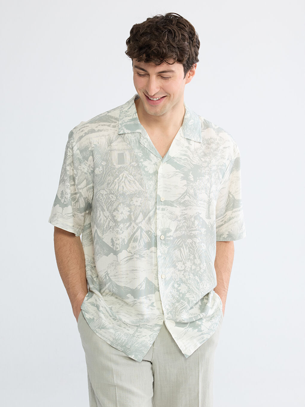 Ekru Regular Fit Resort Yaka Desenli Erkek Gömlek