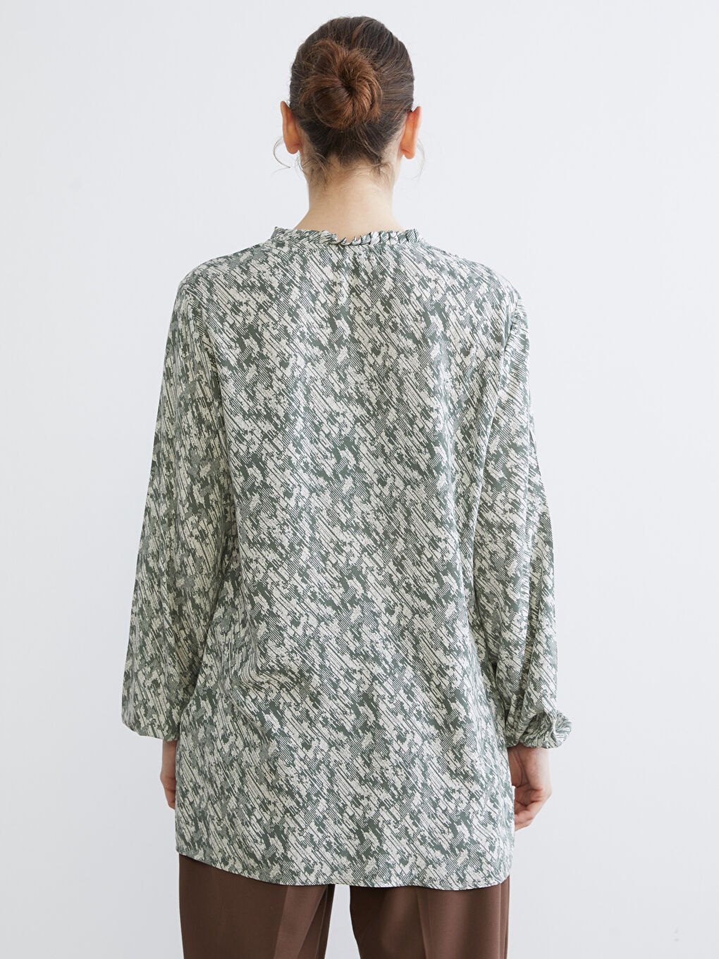 Yeşil Bağlamalı Yaka Desenli Bluz-3