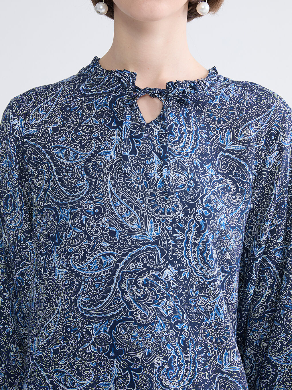 Lacivert Bağlamalı Yaka Desenli Bluz-2