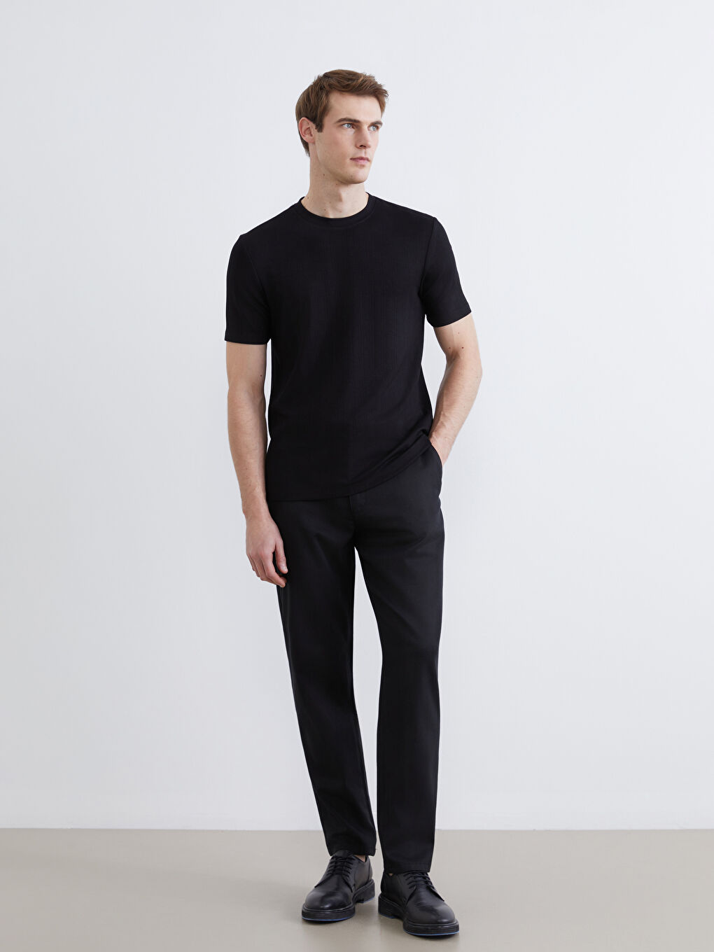 Siyah Bisiklet Yaka Erkek Tişört-1