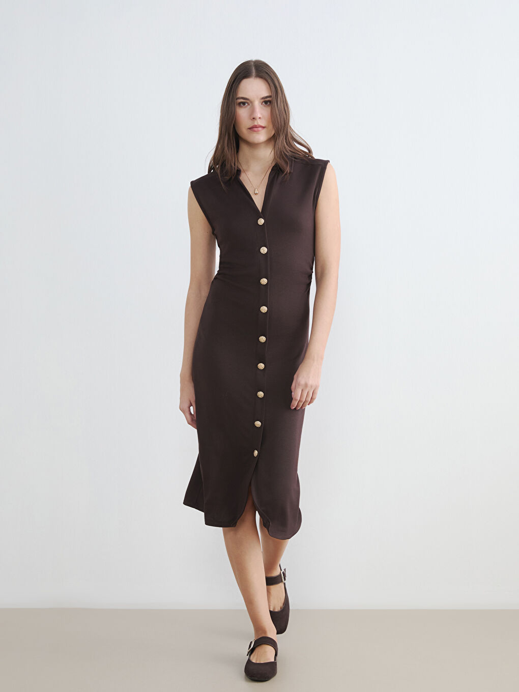 Kahverengi Gömlek Yaka Büzgülü Elbise