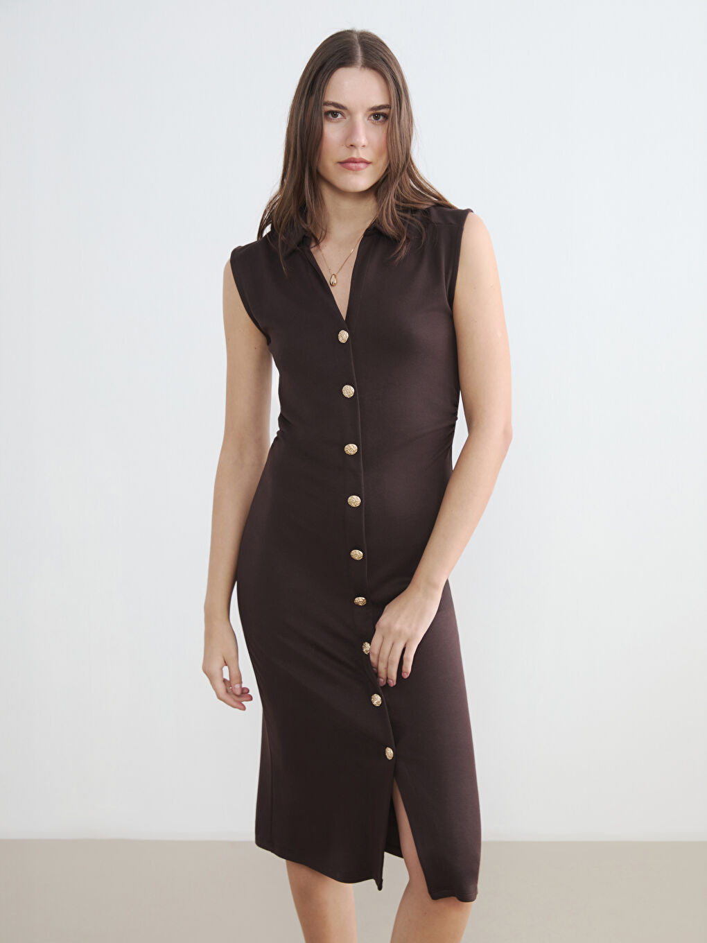 Kahverengi Gömlek Yaka Büzgülü Elbise-2