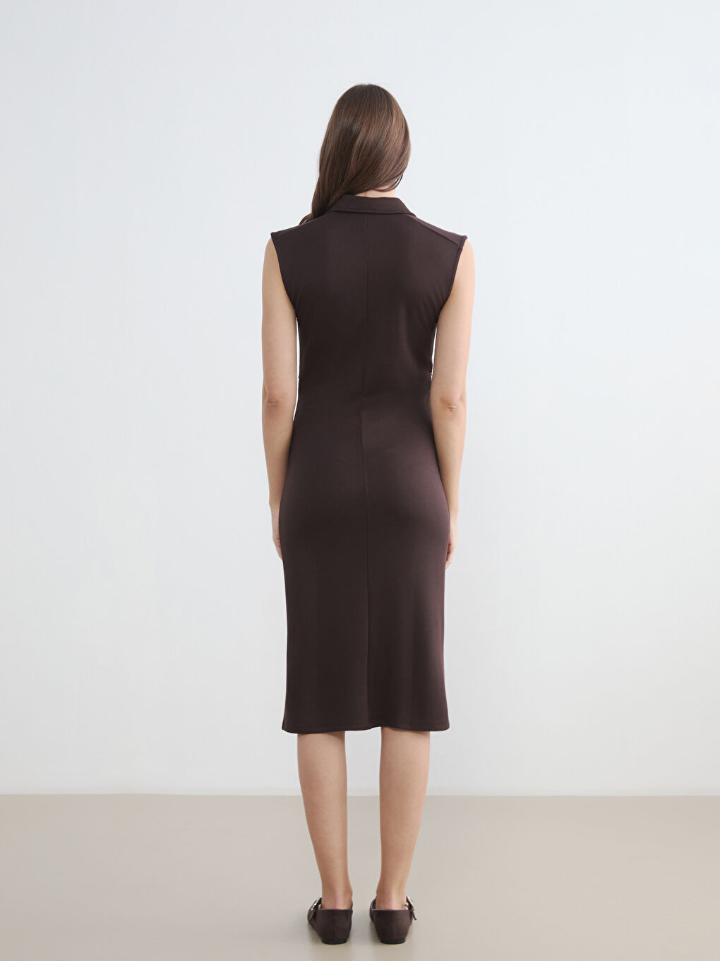 Kahverengi Gömlek Yaka Büzgülü Elbise-4