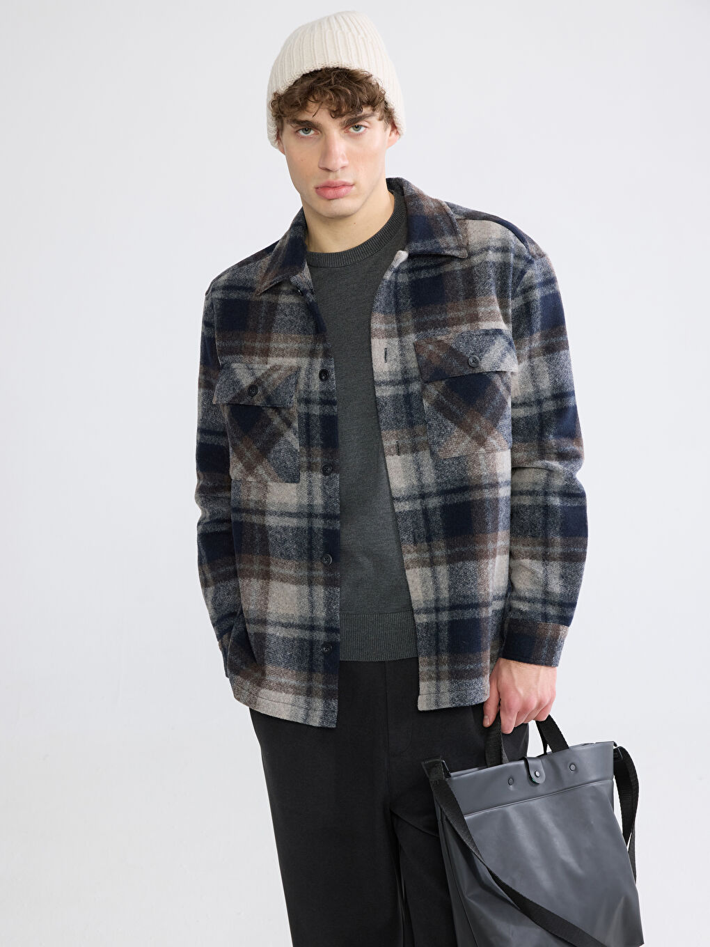 Рубашка-куртка мужская клетчатая свободного кроя