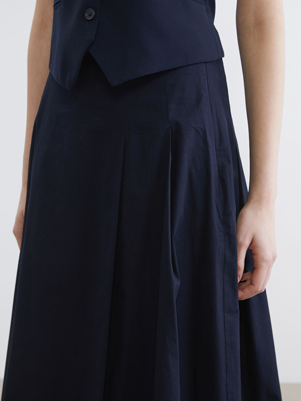 Жінка ТЕМНО-СИНІЙ Спідниця-2