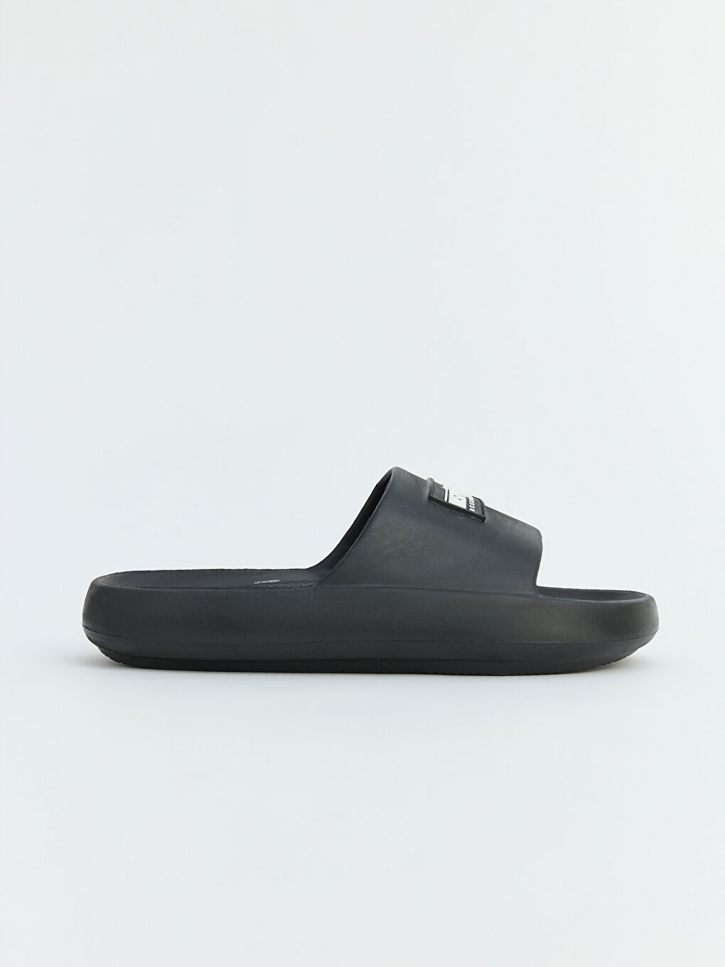 Siyah Geniş Bantlı Baskılı Erkek Terlik-1