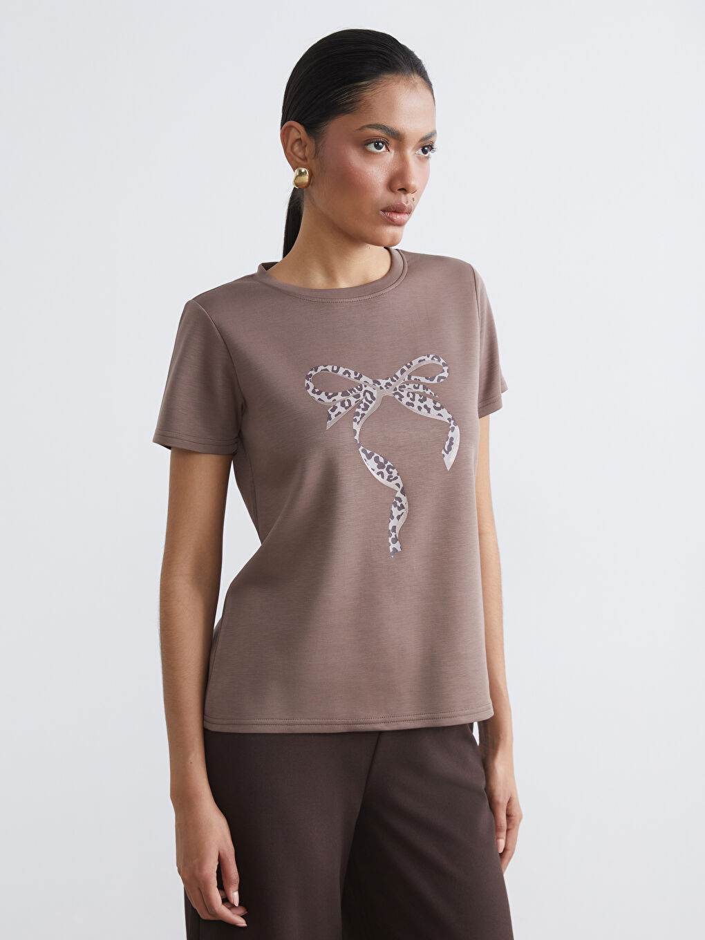 дөңгелек жағалы принтті әйелдер футболкасы