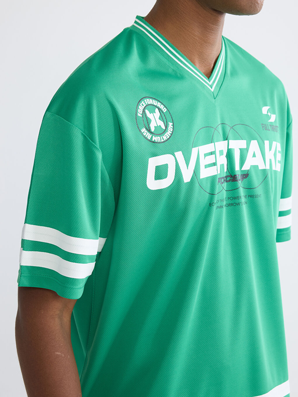 Yeşil V Yaka Baskılı Erkek Tişört-2