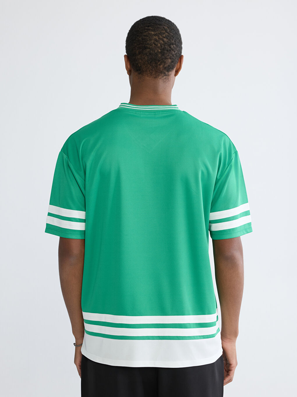 Yeşil V Yaka Baskılı Erkek Tişört-3