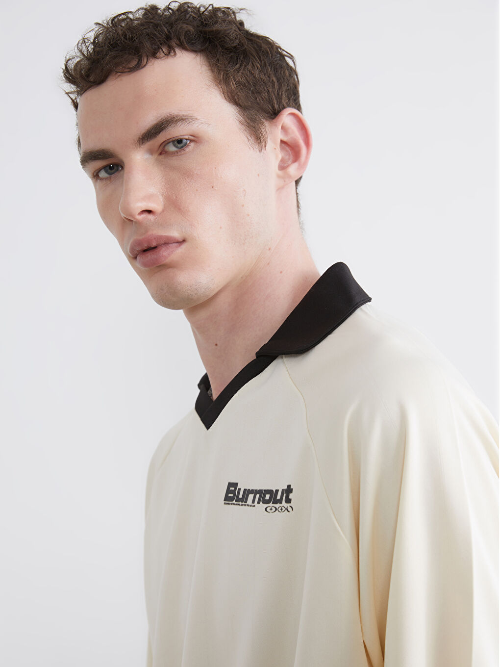 Ekru Oversize Baskılı Erkek Polo Yaka Tişört