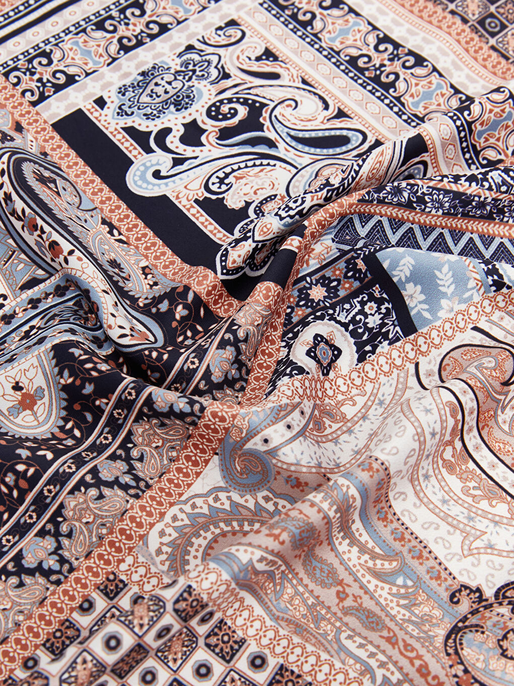 Žena SMEĐA Mali šal-3