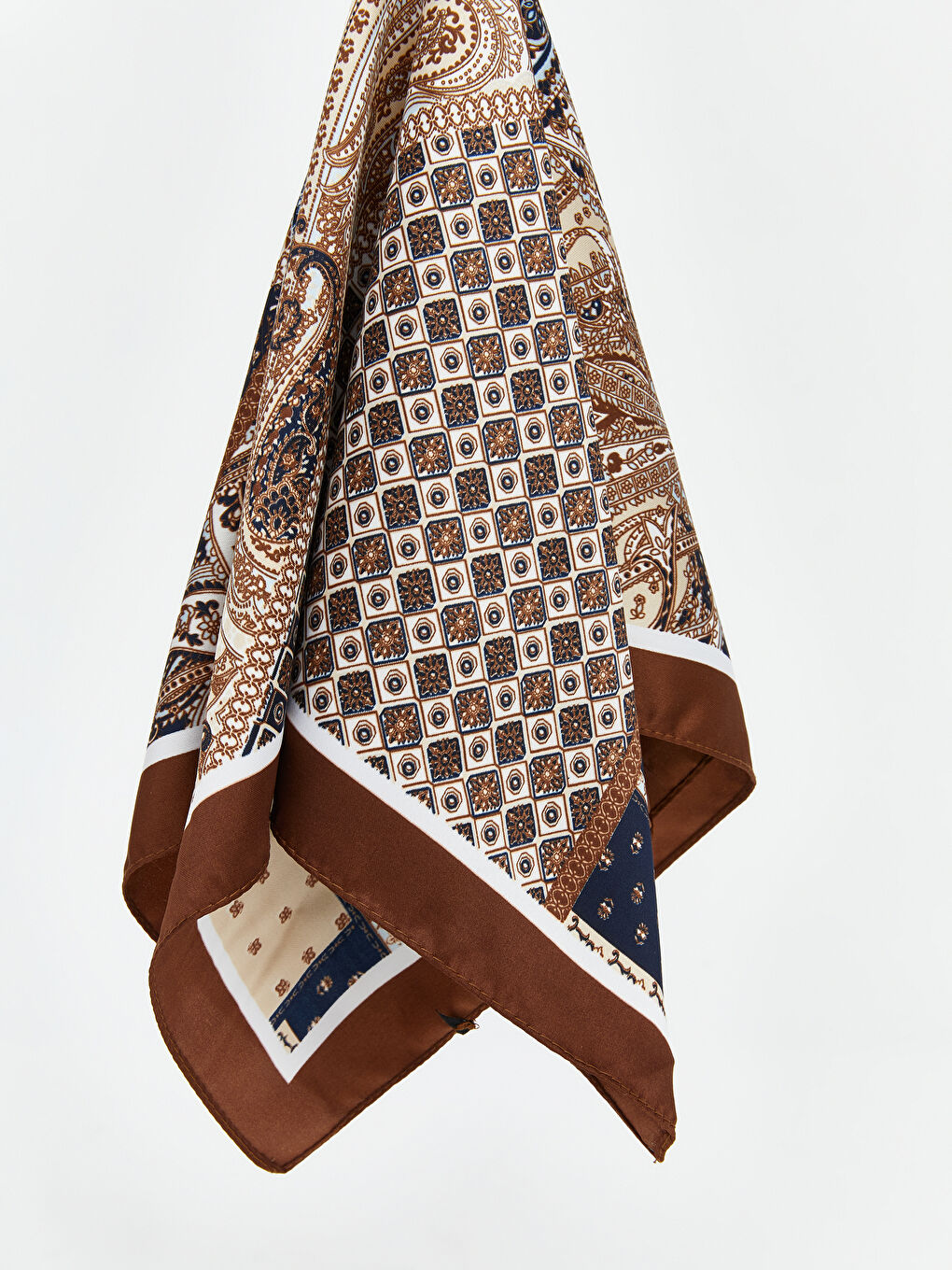 Kahverengi Desenli Kadın Fular