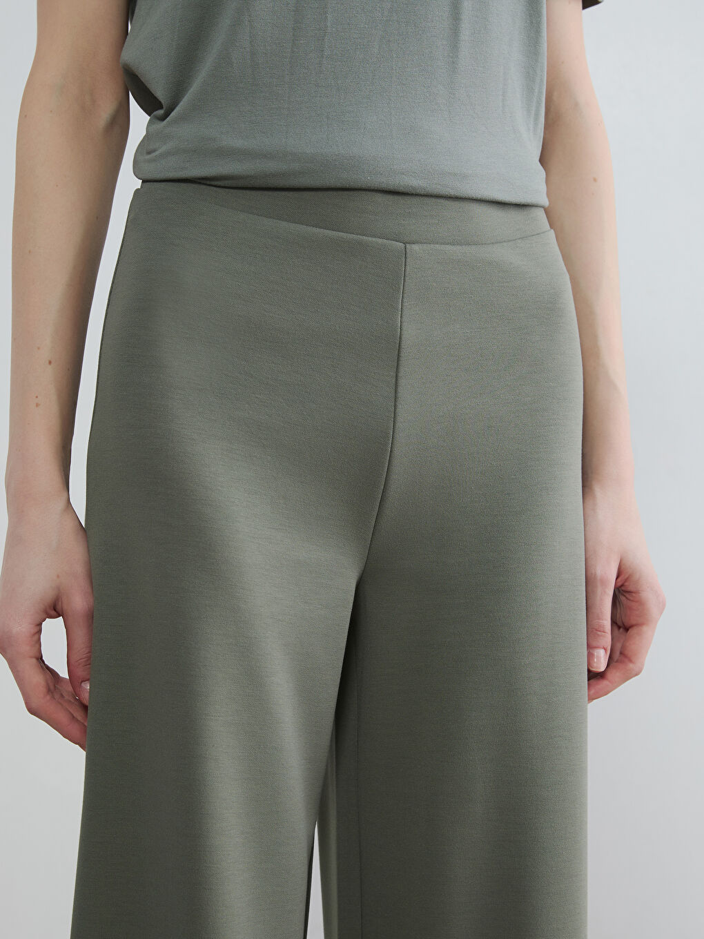 Yeşil Soft Touch Modal Dokulu Kadın Eşofman Altı-2