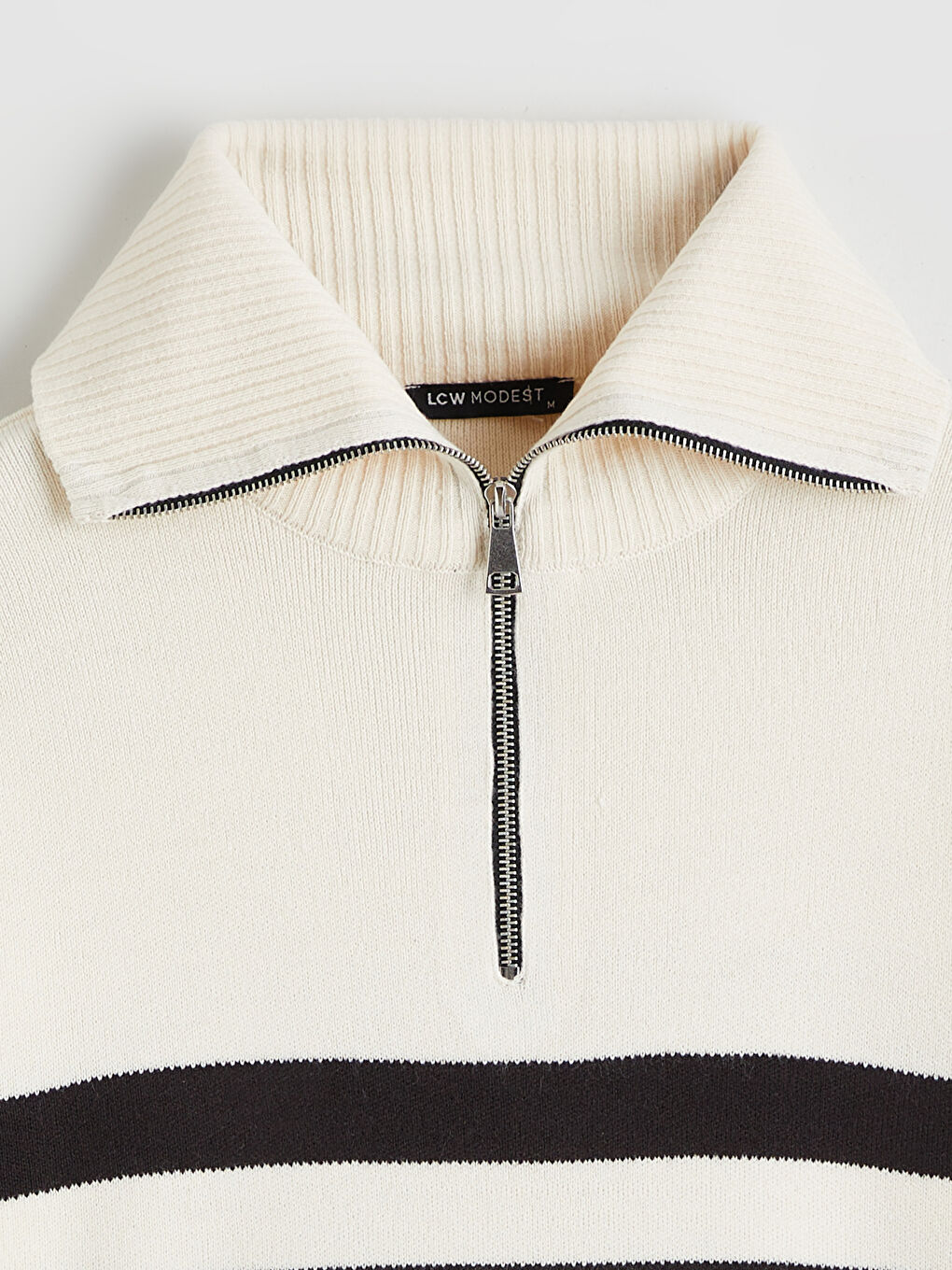 Striped oversized knit tunic with a stand-up collar.-5