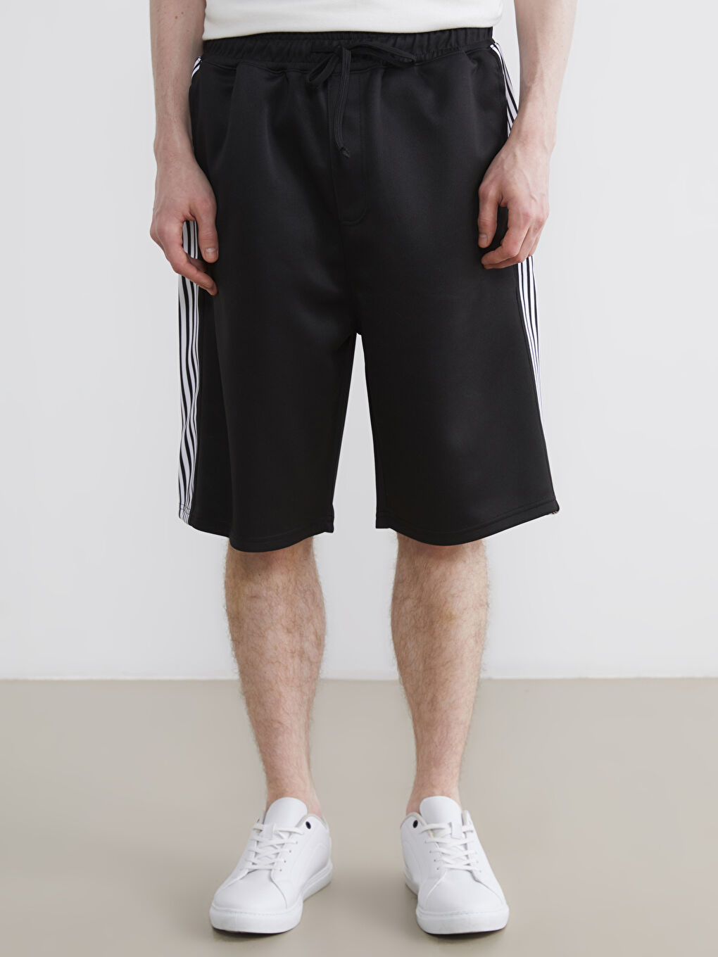 Loose Fit Striped Men's Shorts-1