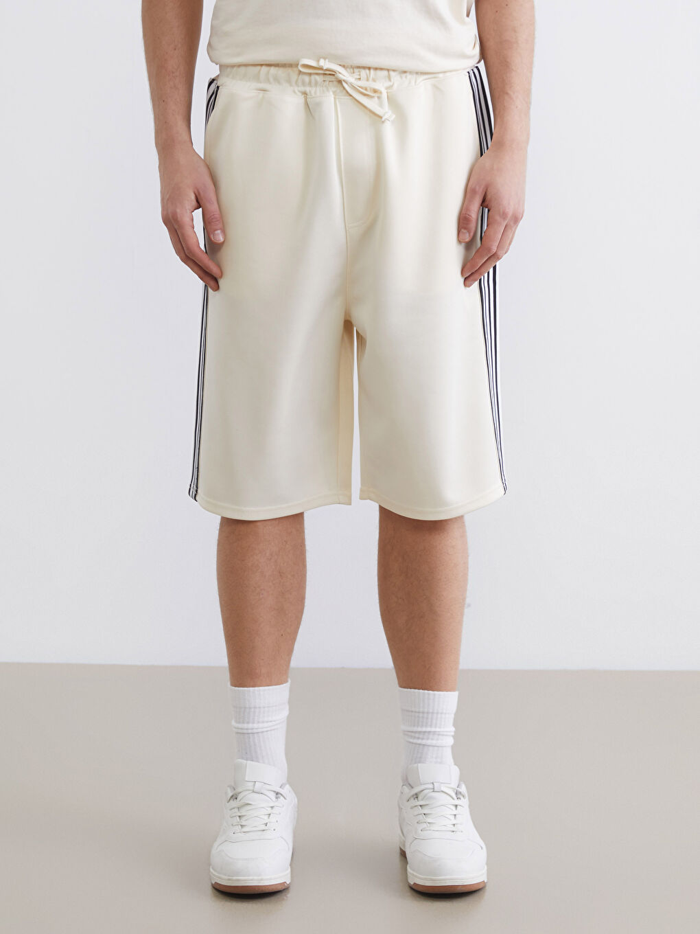 Loose Fit Striped Men's Shorts-1