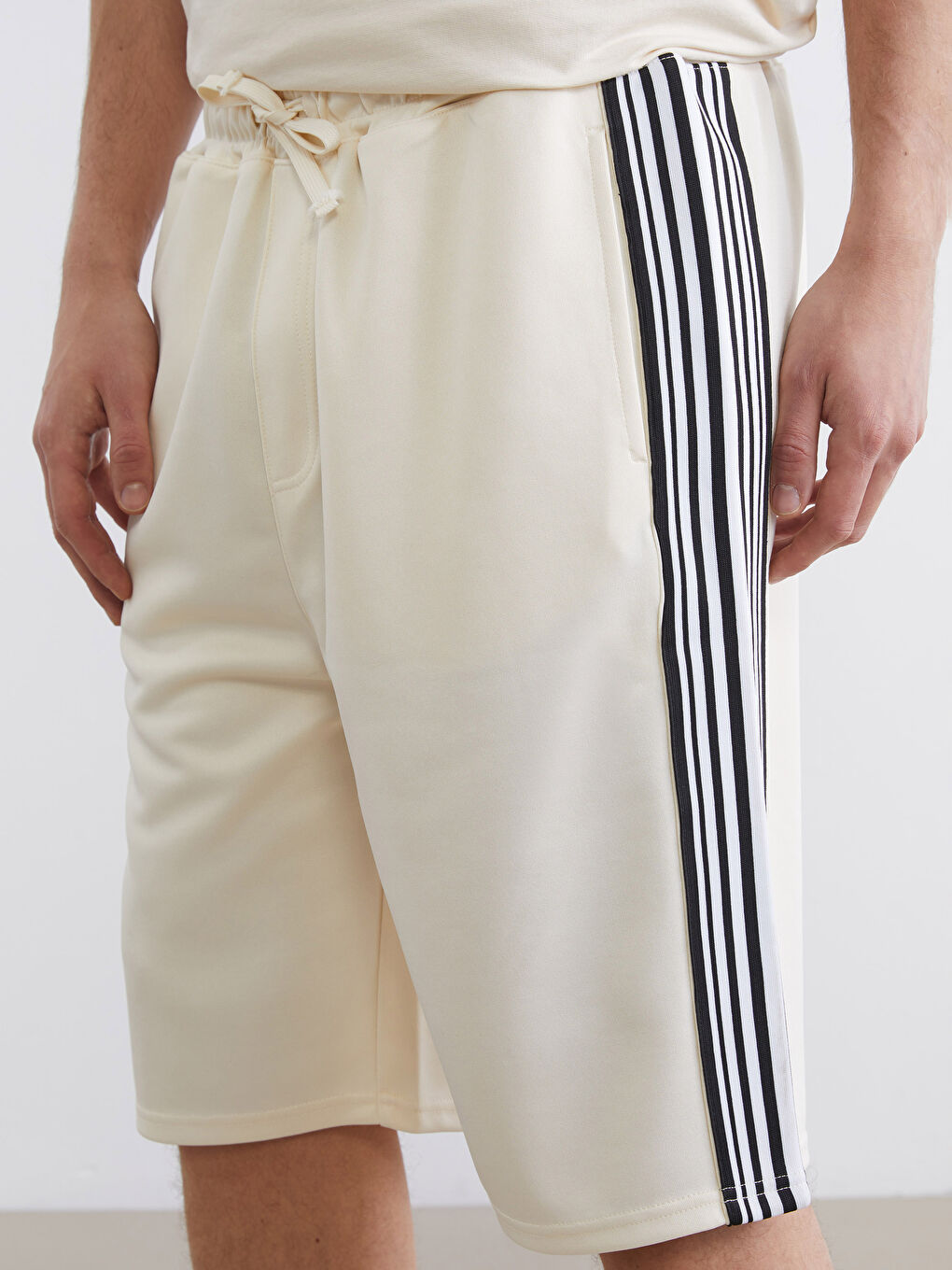 Loose Fit Striped Men's Shorts-2