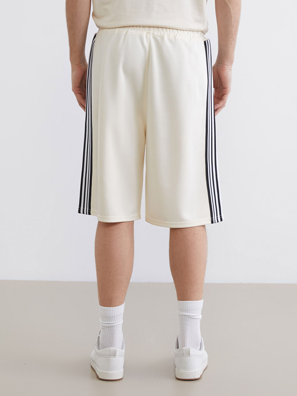 Loose Fit Striped Men's Shorts-3