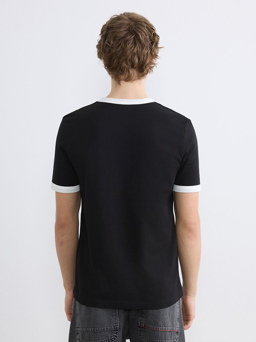 Siyah Bisiklet Yaka Penye Erkek Tişört-3