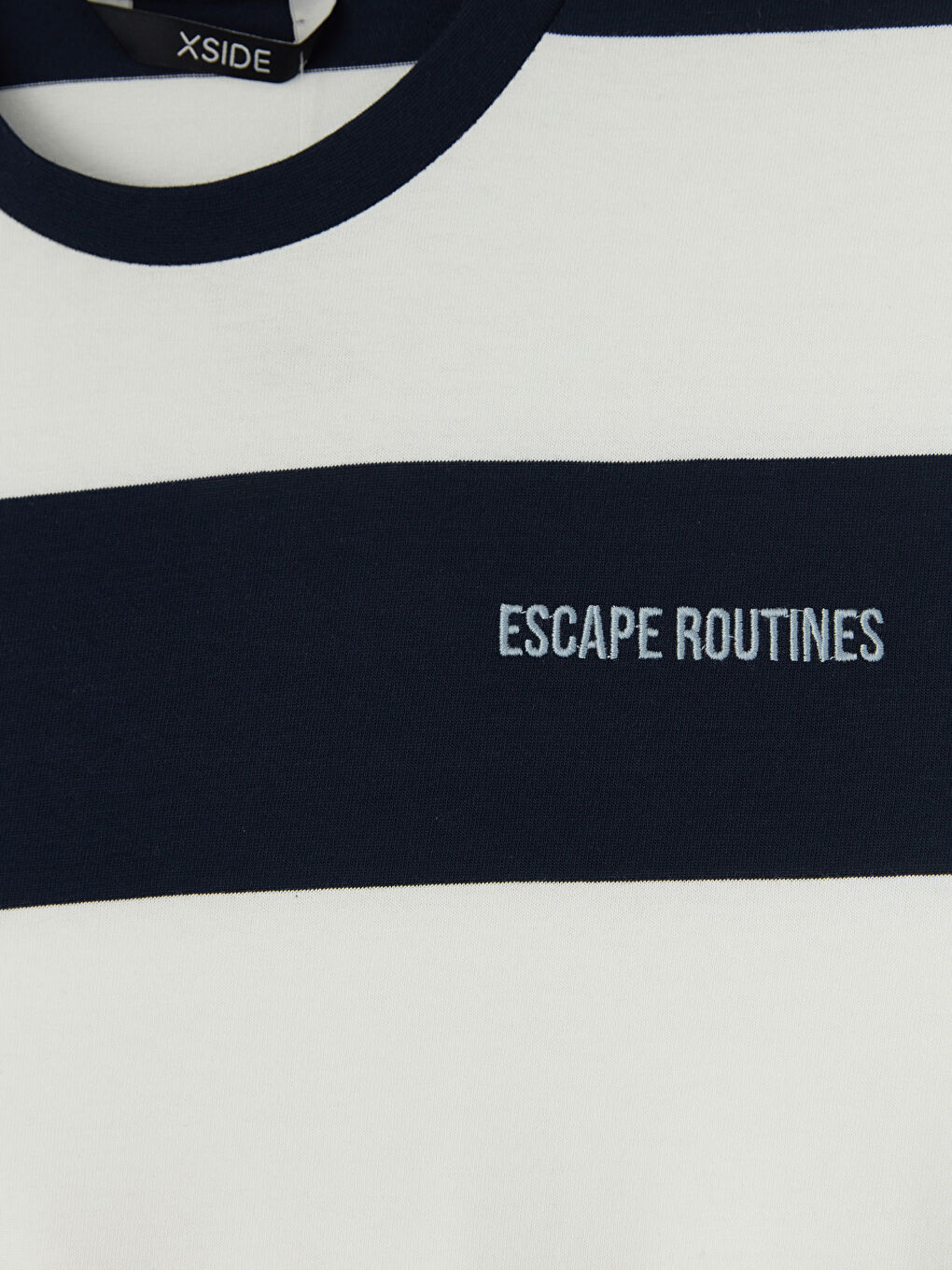 Lacivert Bisiklet Yaka Çizgili Erkek Tişört-2