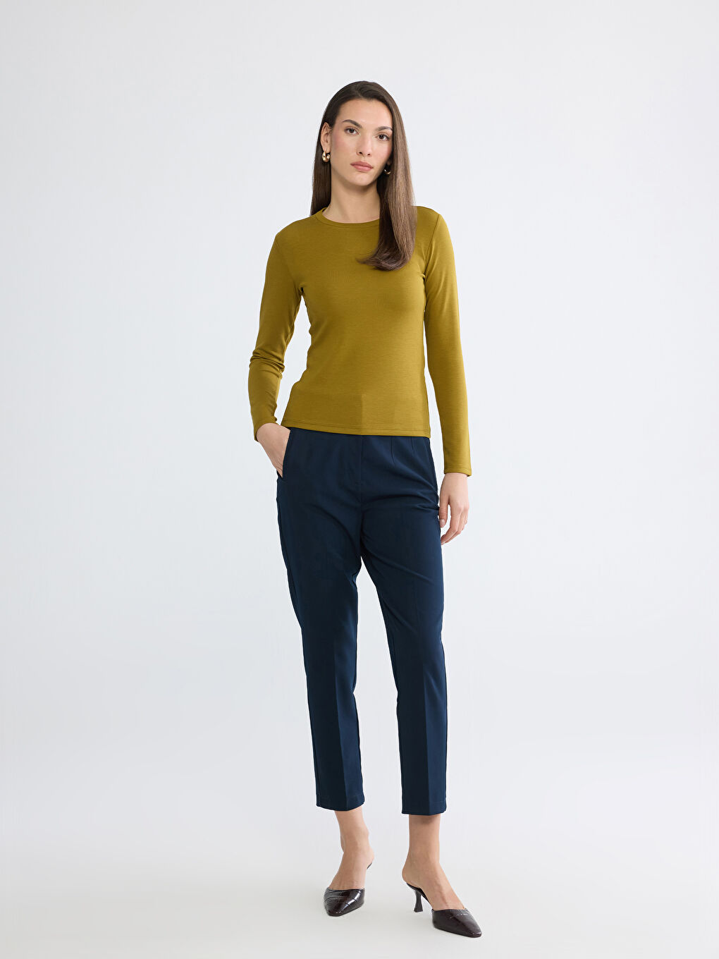 Әйелдерге арналған дөңгелек жағалы боди-1