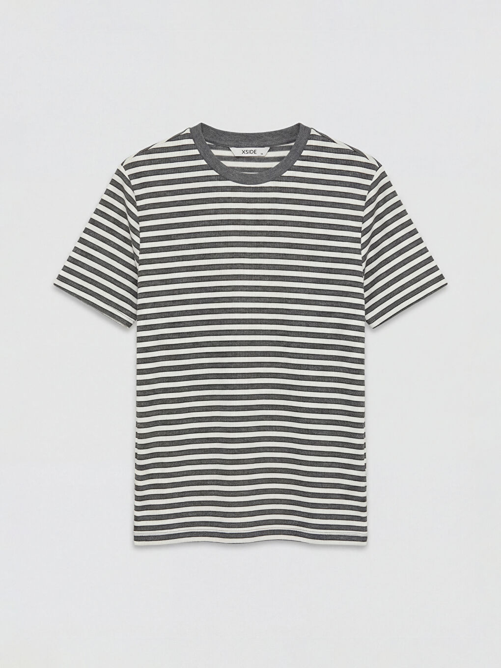 Gri Bisiklet Yaka Çizgili Erkek Tişört	-4